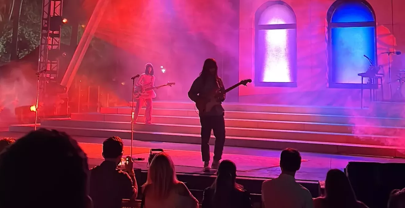 Khruangbin Brought Its Atmospheric Music to Downtown Miami