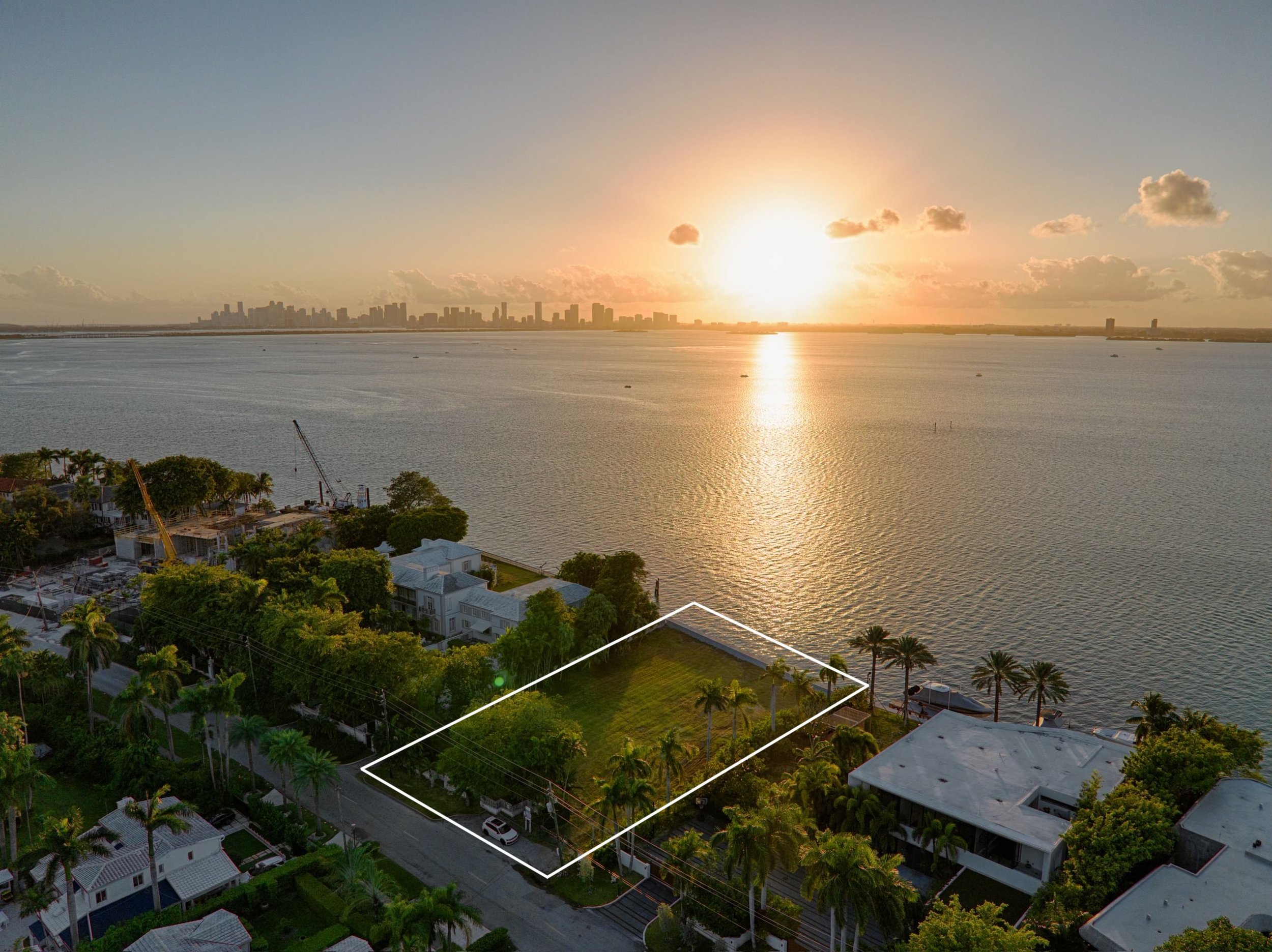 North Bay Road Lot With 150' Of Waterfront Trades For $22.85 Million
