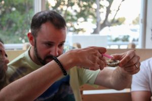 Ode to the oyster: an evening of sommelier techniques and poetic inspirations