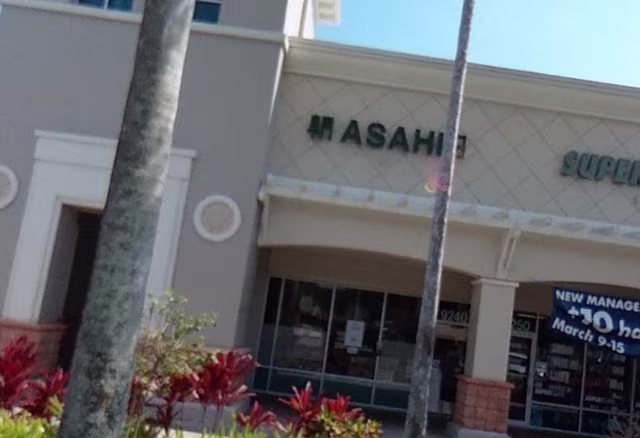 Roaches, a bird, and 40 violations: Why 2 Florida eateries were shut down last week
