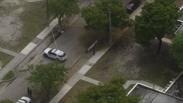 Developing: Miami police officers respond to shooting, stop Dodge Durango on I-95