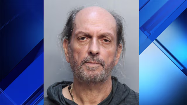 Miami man accused of approaching victim while pretending to be cop