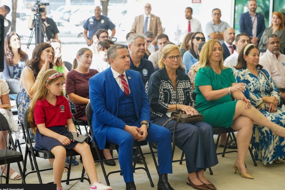 MIAMI-DADE COUNTY TAX COLLECTOR PRESENTS $20,500 TO SUPPORT ELEMENTARY SCHOOL VISUAL ARTS PROGRAMS AND UNVEILS WINNERS OF KIDS TAG ART CONTEST